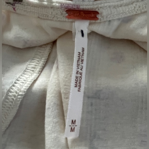 Free People 🆕 Bali Isn’t it Lovely Cream Floral Scoop-Neck Tunic size medium - Picture 11 of 13